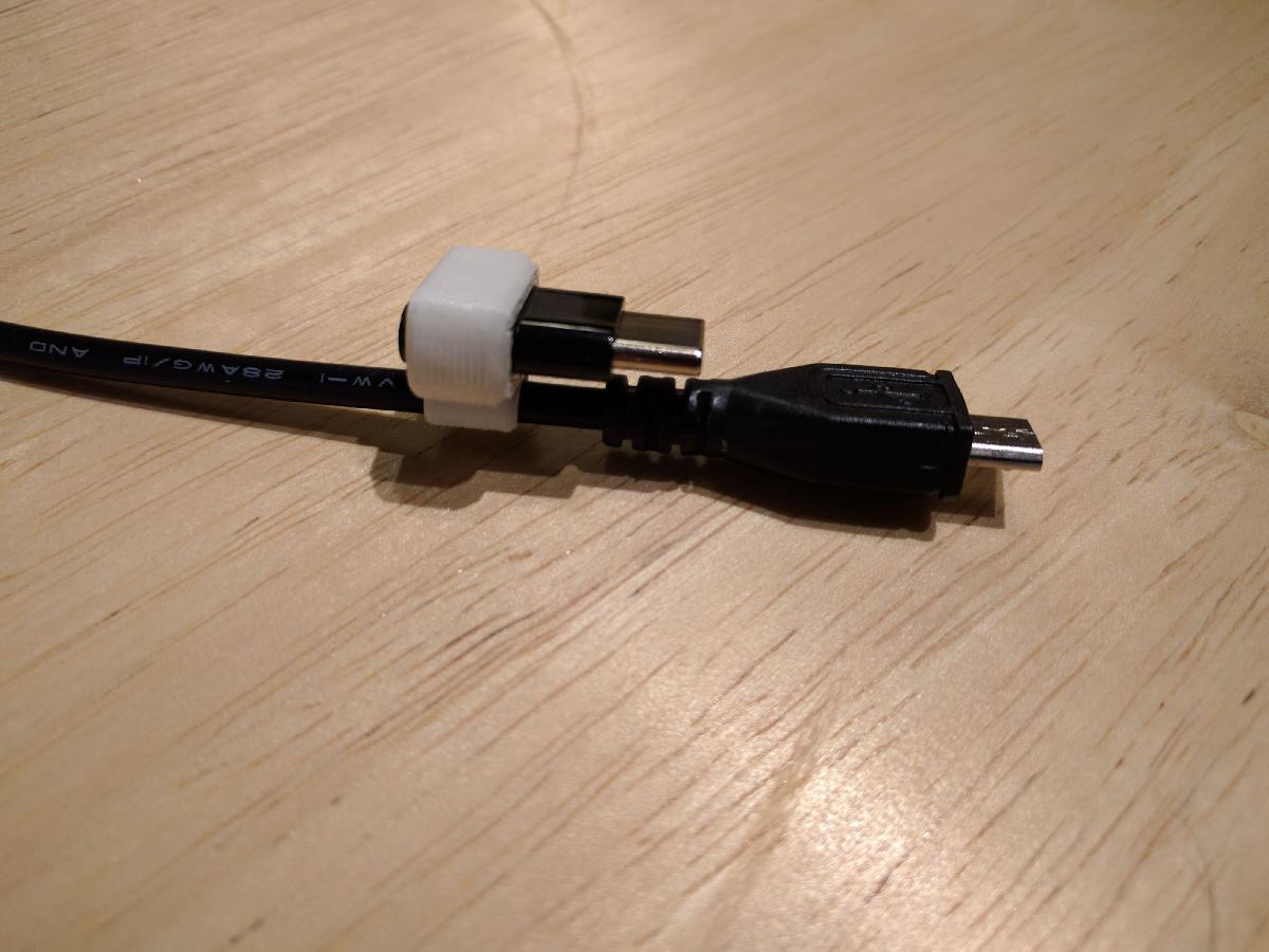 Suporte para clipe do adaptador Anker Micro USB para USB C