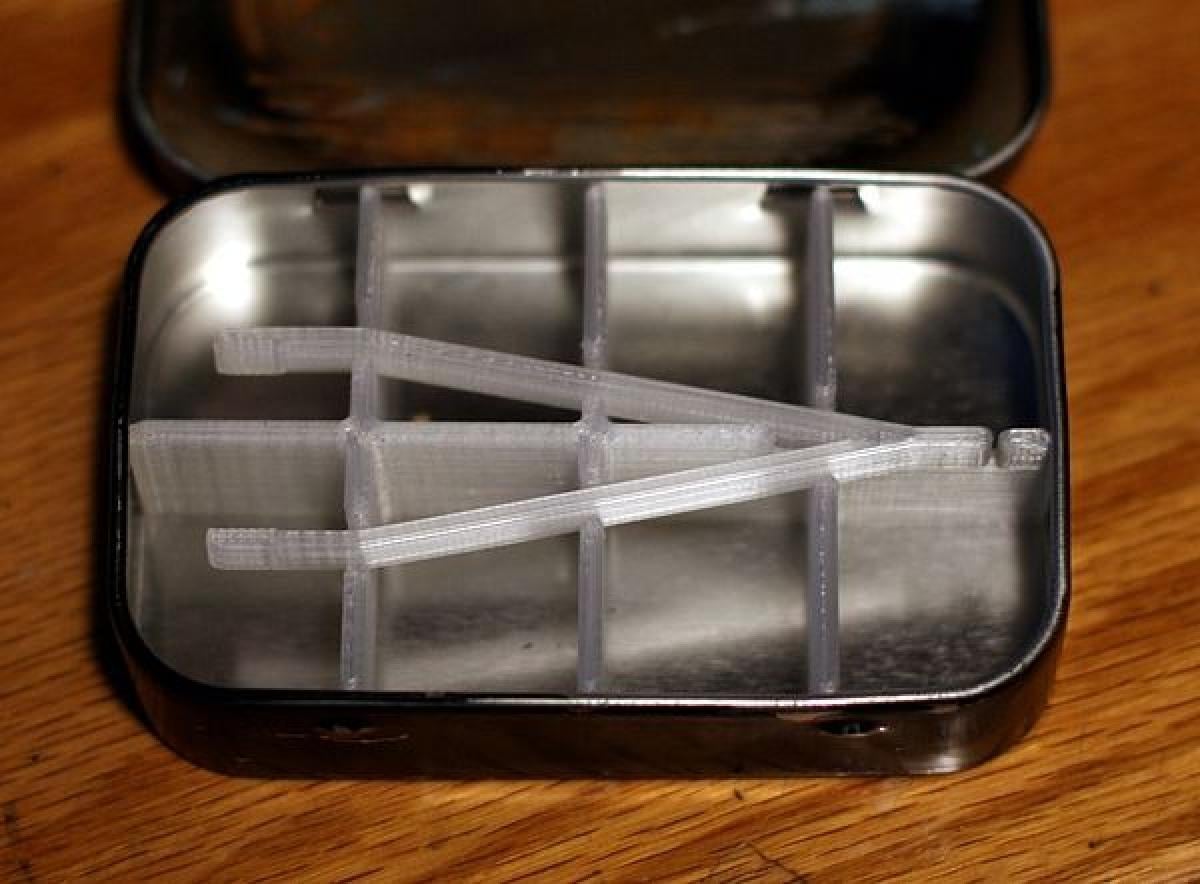 Divisoria de Lata Altoids com Pincas