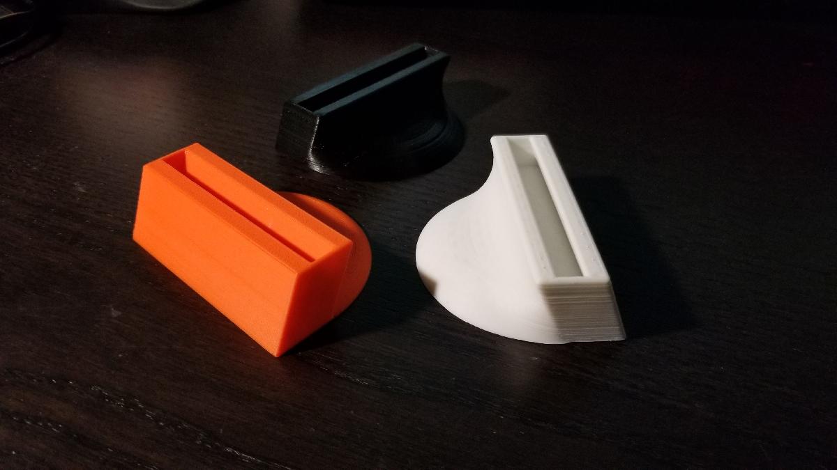 Suporte para exibicao de caixas de cartas de baralho
