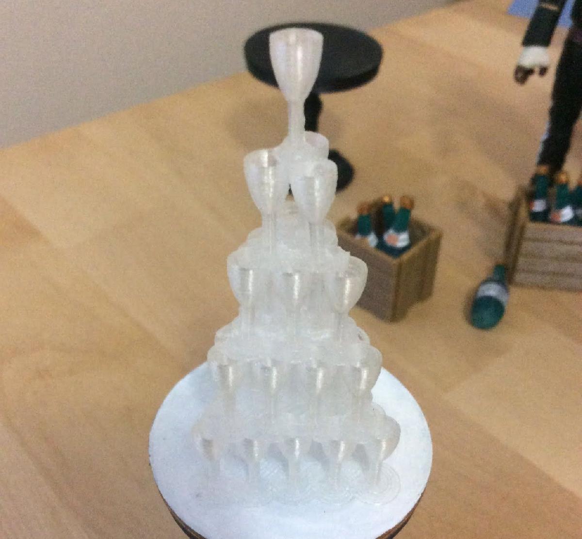 Piramide de Champanhe (escala 1:18)