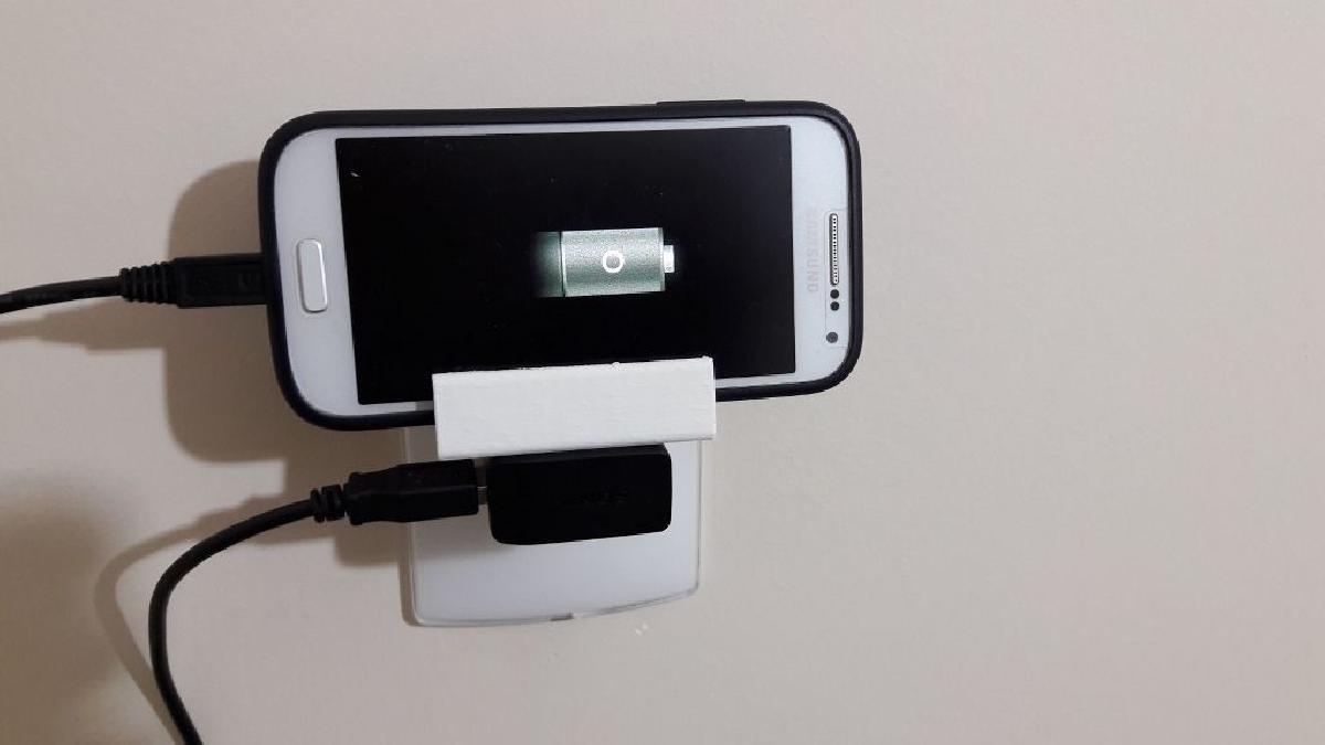 Suporte de tomada para carregador de celular