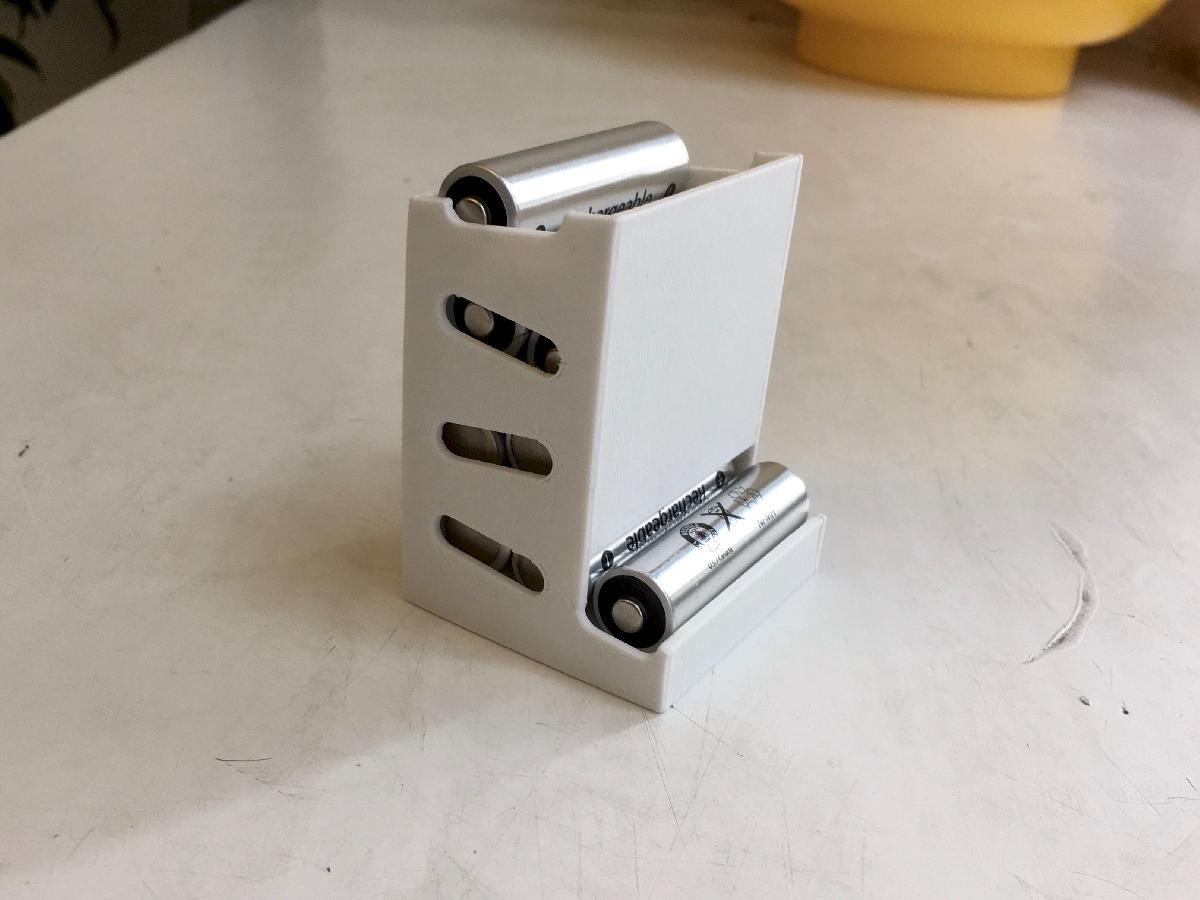 Dispensador de Baterias Avancado (Versao AA)