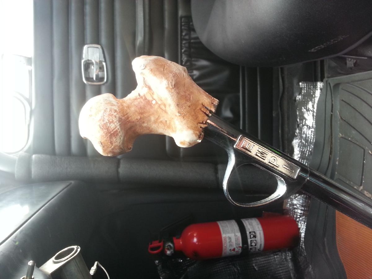 Manopla de cambio do femur Mad Max