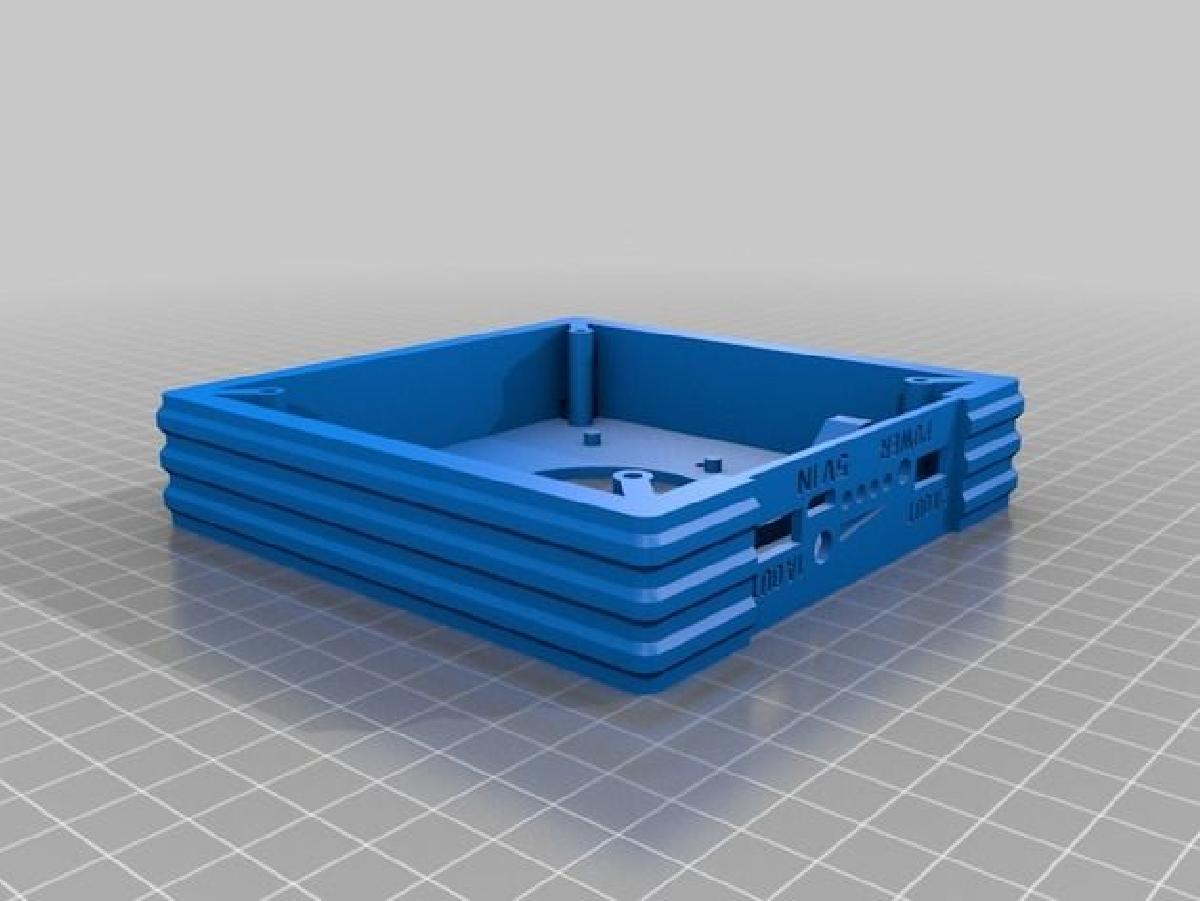 Cubo de powerbank litofano movido a energia solar