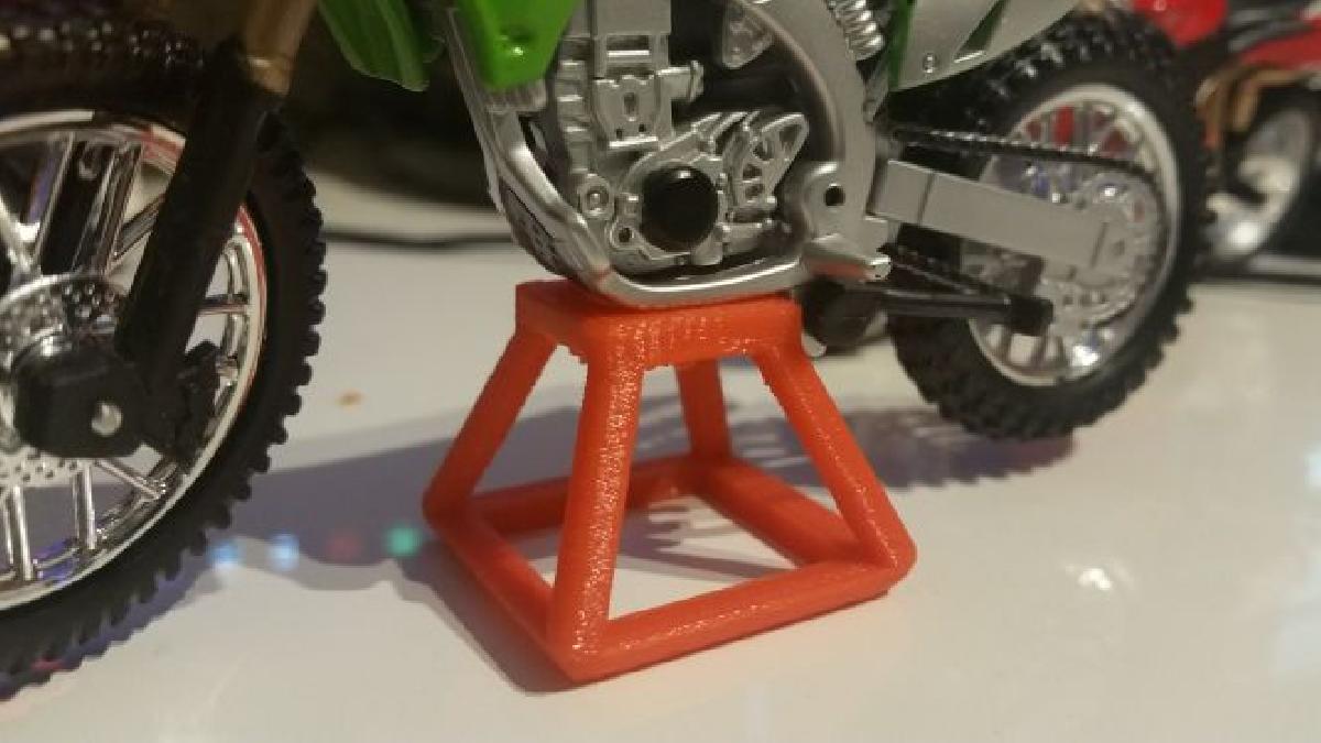 Suporte para Moto de Terra 1:12 escala