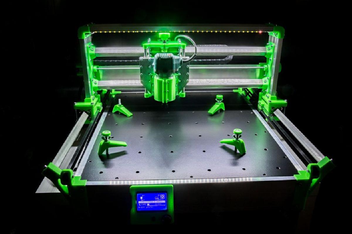 R CNC, a nova maquina de fresagem CNC imprimivel barata