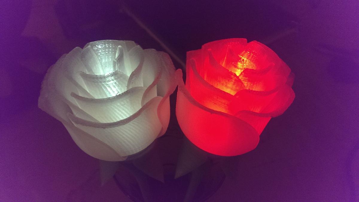 Rosa iluminada com caule (plugavel)