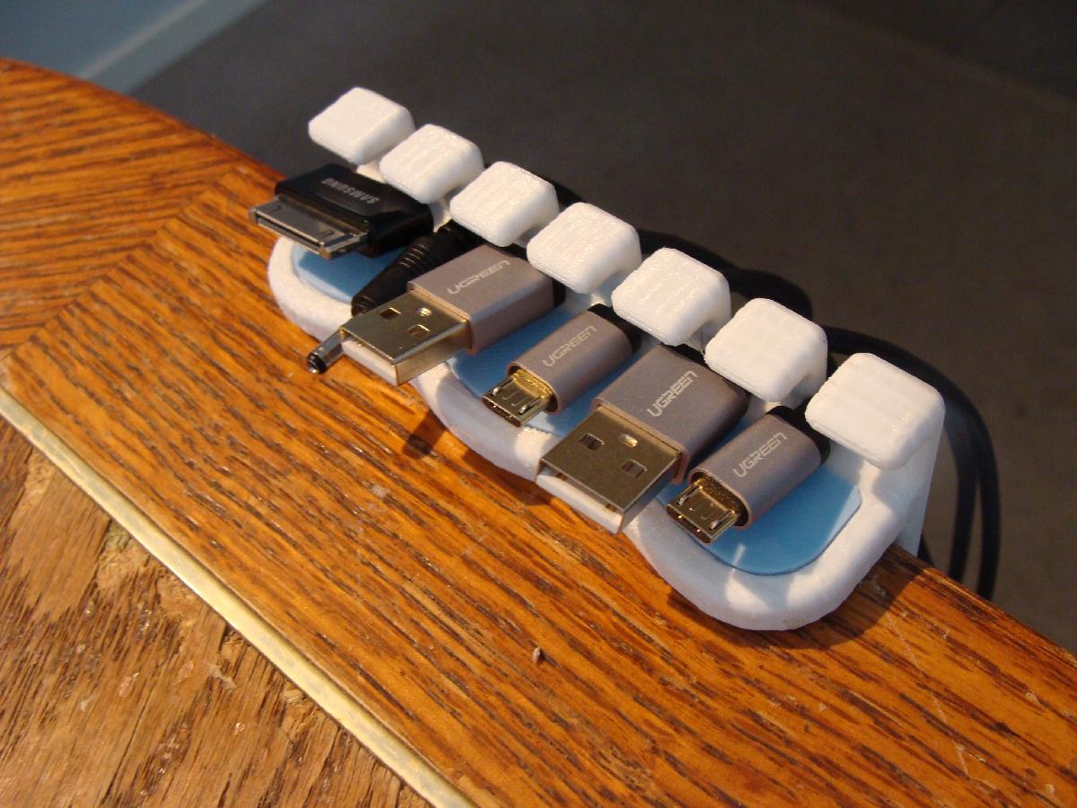  Organizador de cabos USB