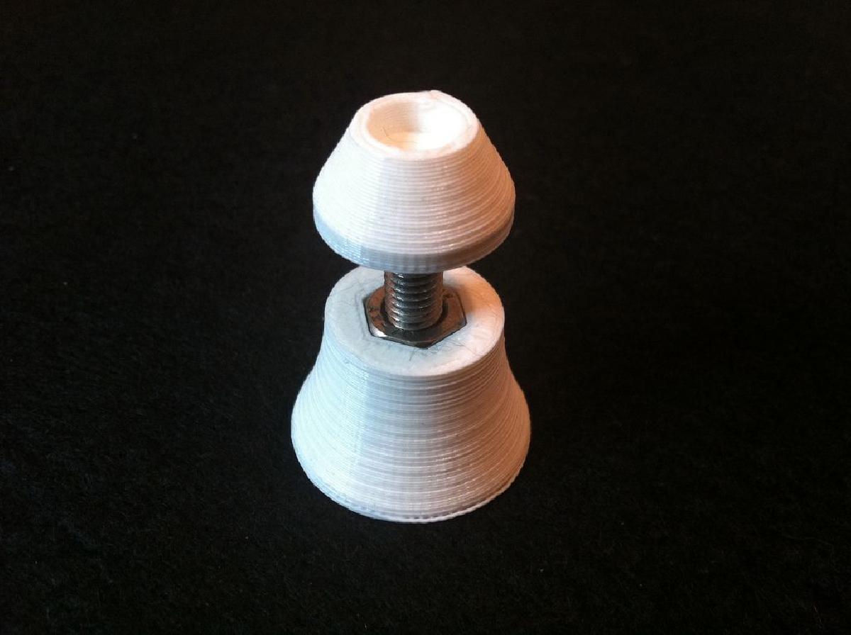 ZFeet   suportes ajustaveis para o eixo z do RepRap