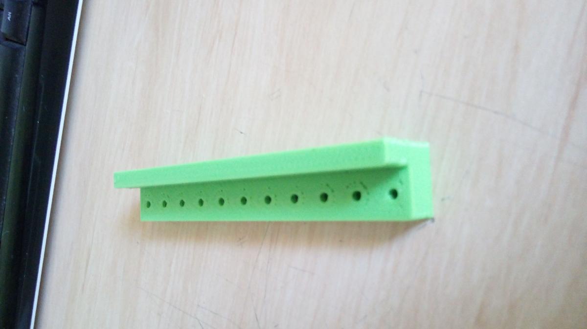 gabarito de perfuracao de MDF/compensado