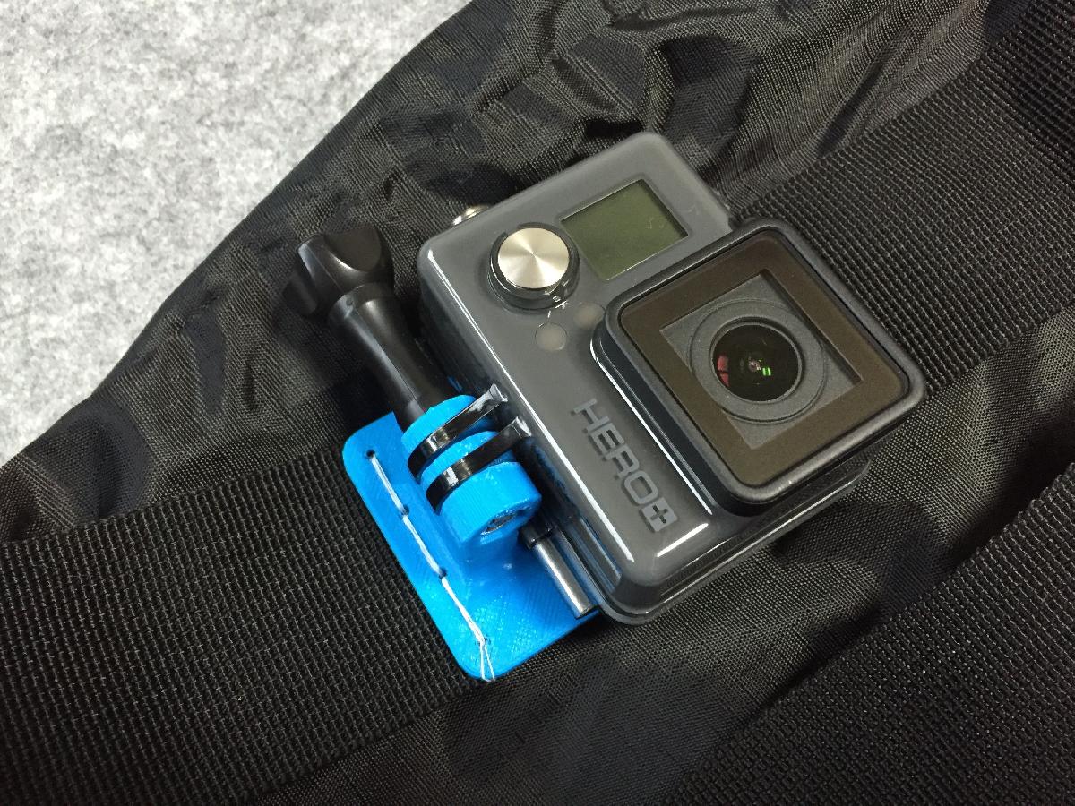 O conector da GoPro em uma bolsa