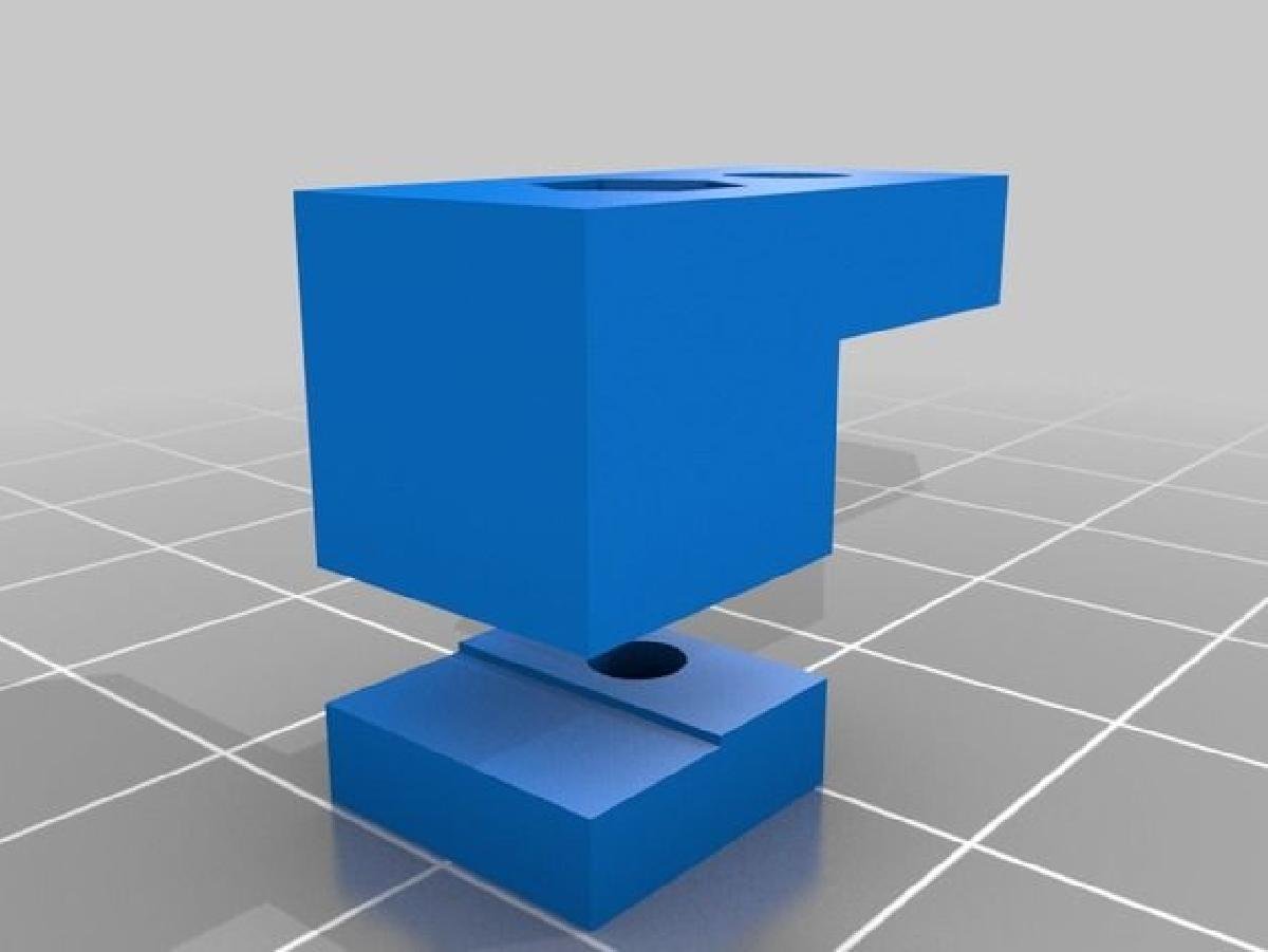 Sistema de montagem da placa mae sob a mesa