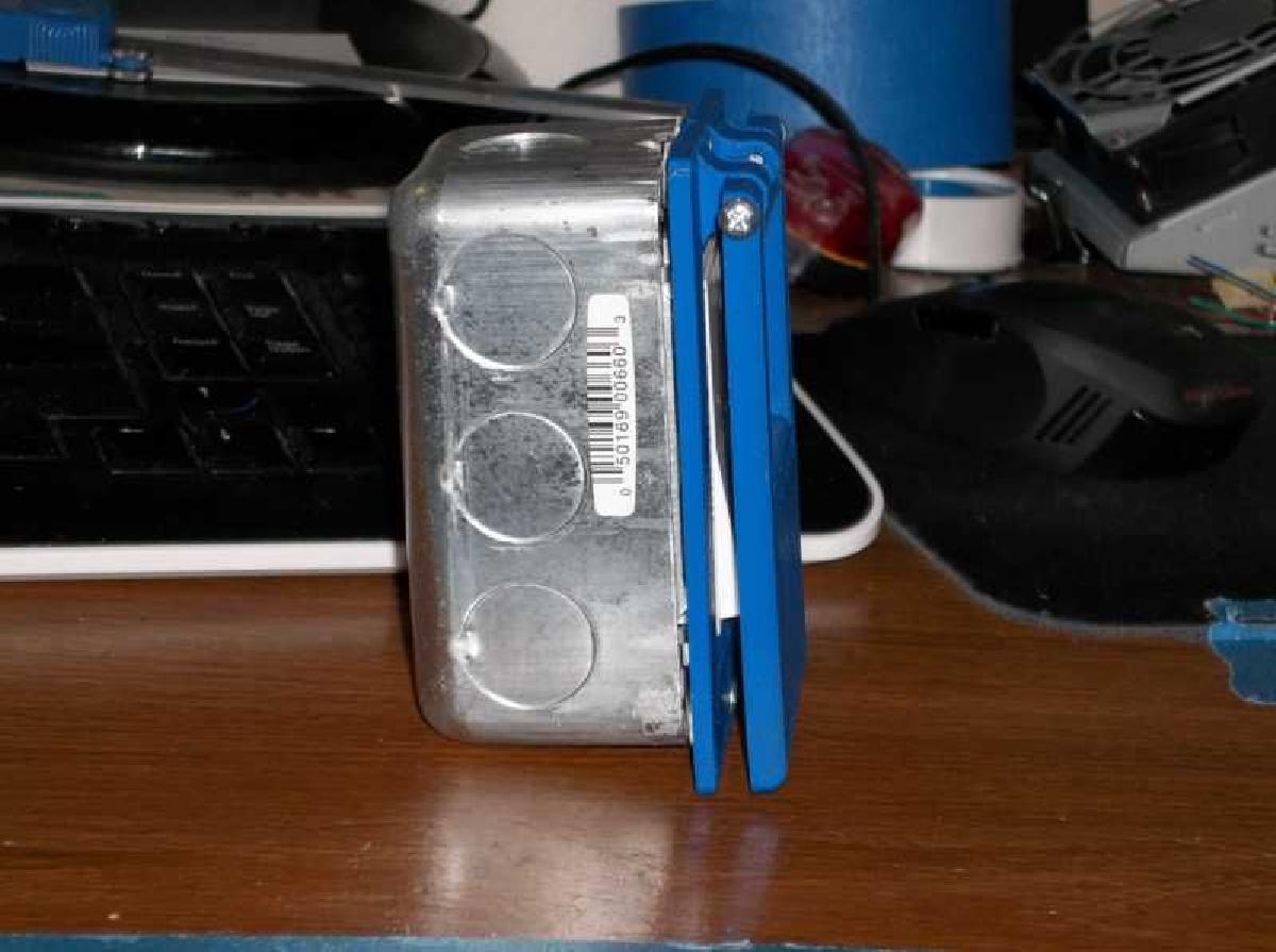 Interruptor de seguranca para ferramentas eletricas estacionarias