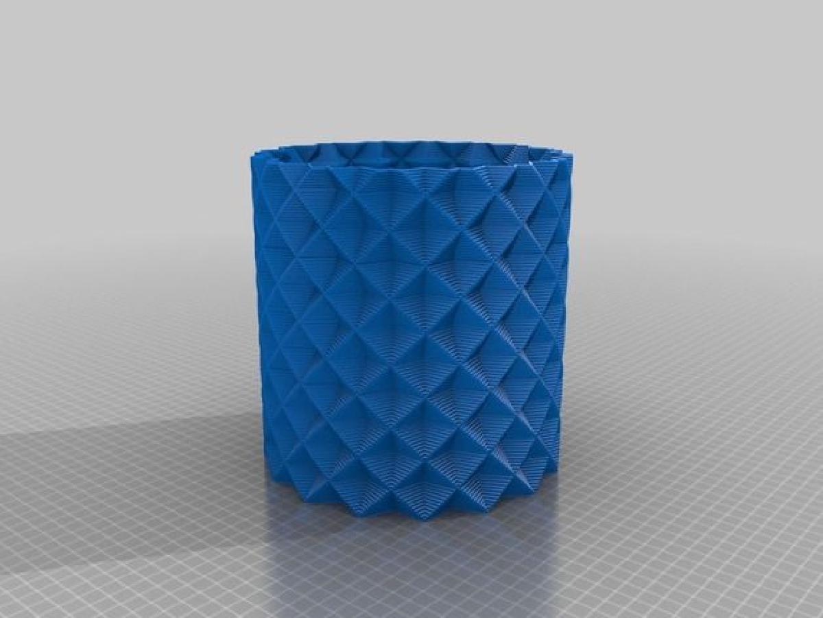 Vaso Espiral Piramide CopyCAT 19x19x19cm
