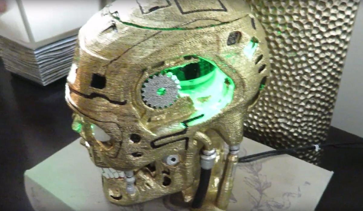 CABECA DE TERMINATOR com CEREBRA ALEXA   E INTELIGENTE!