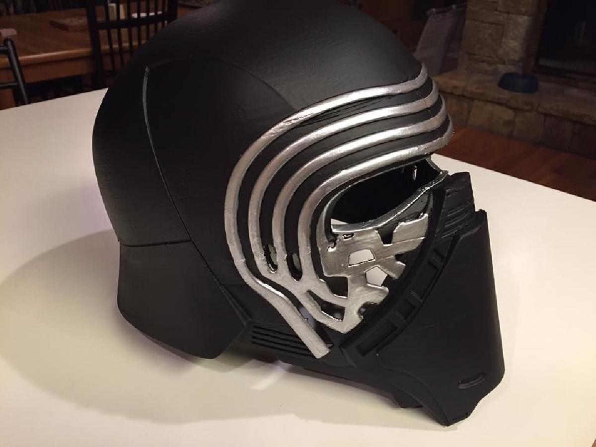 Mascara do Kylo Ren em 8 partes