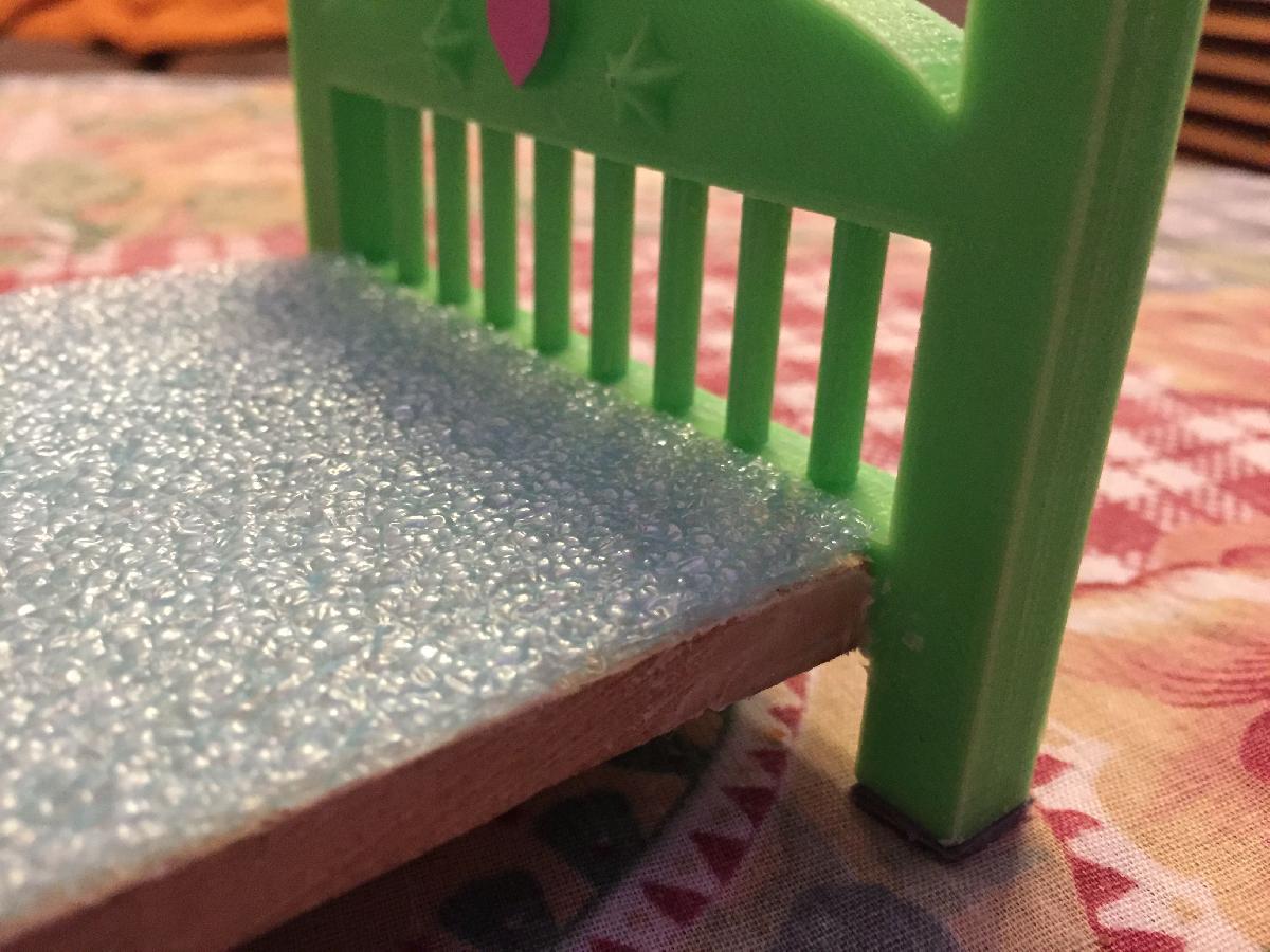 Cabeceira de cama de boneca (para boneca de 30 cm)