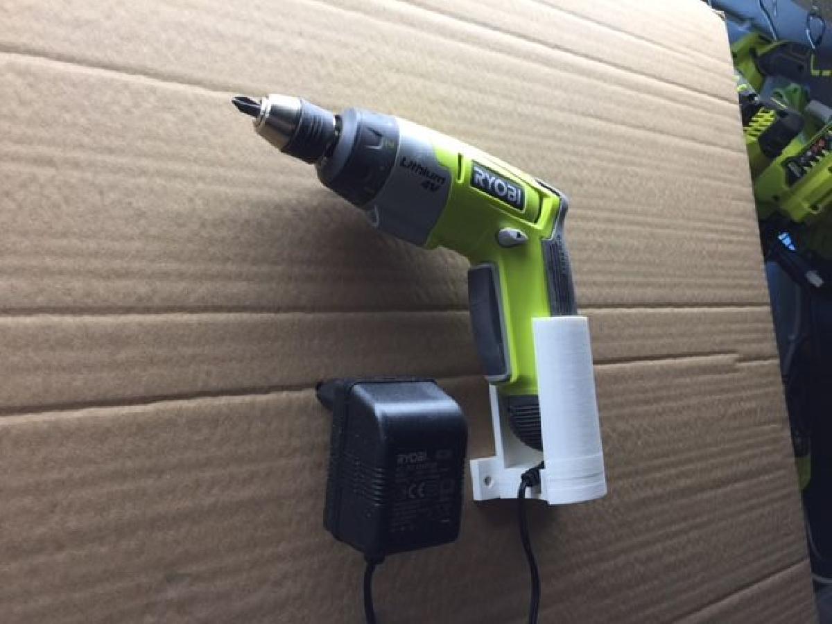 Suporte lateral para chave de fenda Ryobi CDS4107 com contato de carga