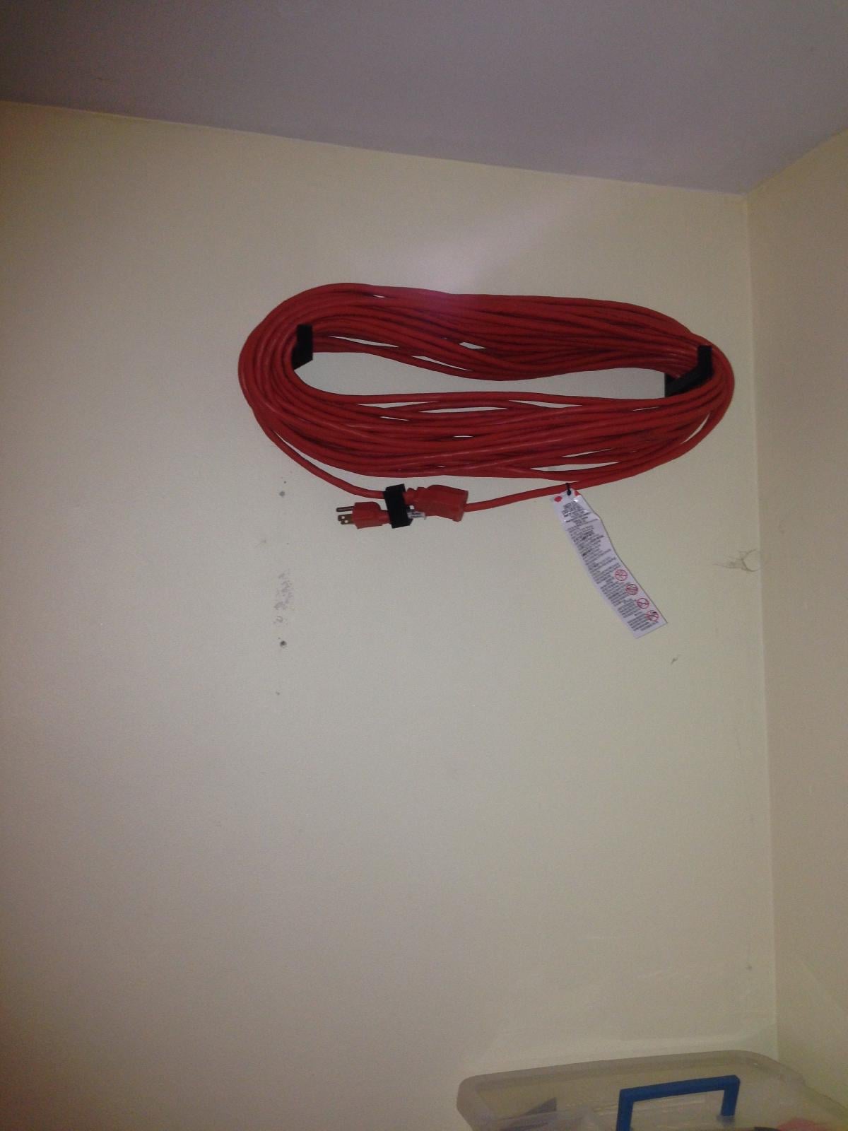 Suportes e Clipes para Extensoes eletricas