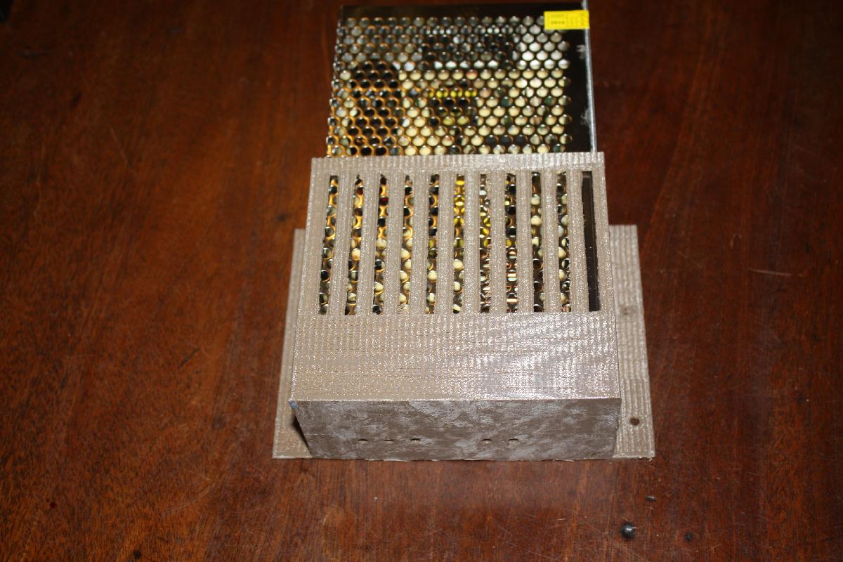 Caixa para cobrir a fonte de alimentacao da impressora 3D
