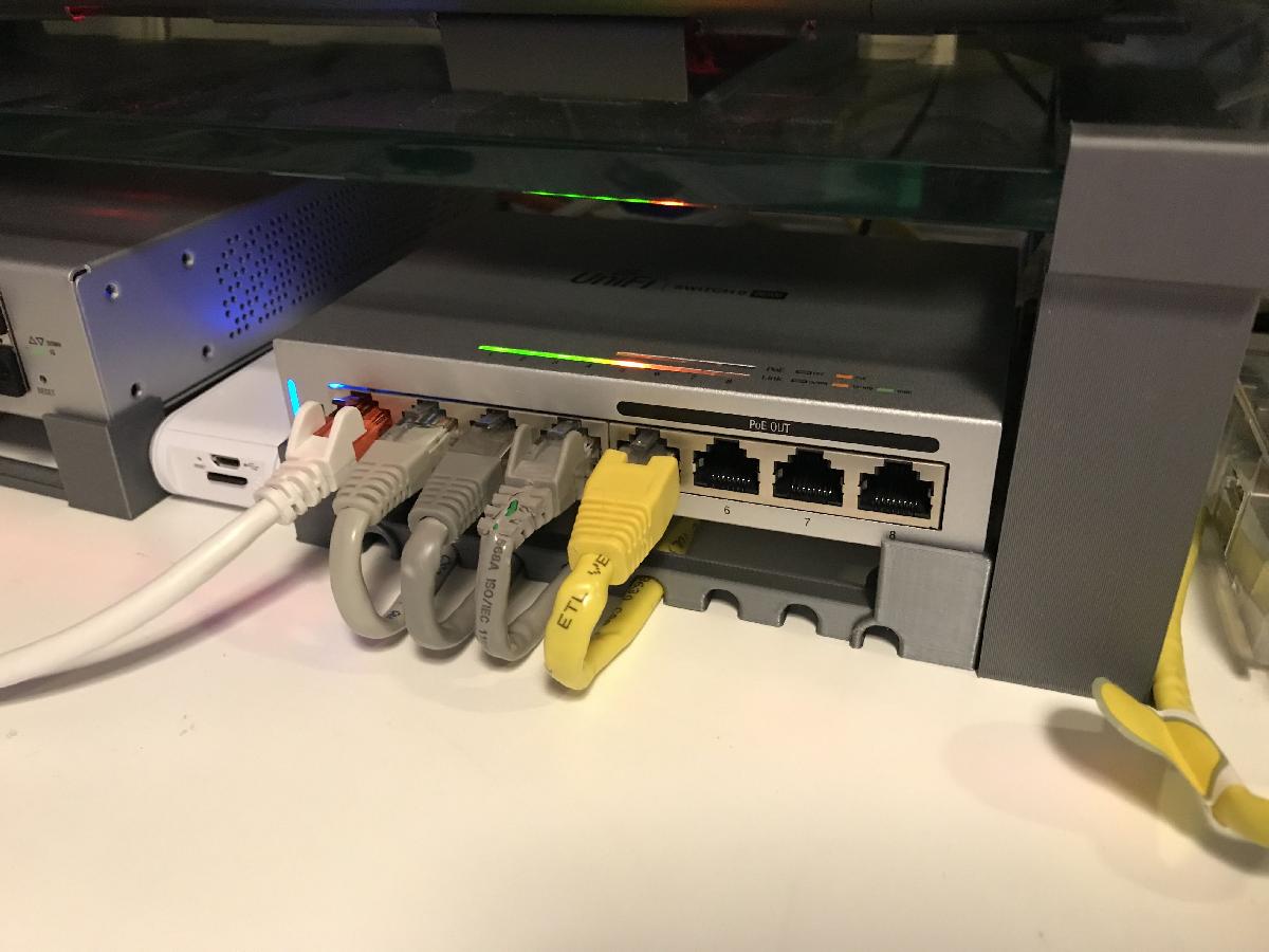 Suporte para Switch Ubiquiti UniFi 8 POE 60W