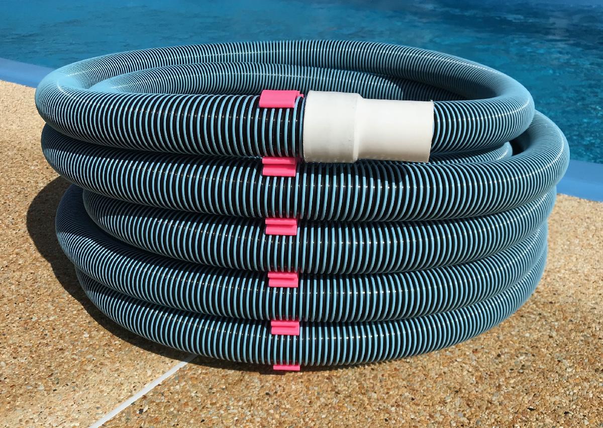 Clipes seriais para mangueira de aspirador de piscina