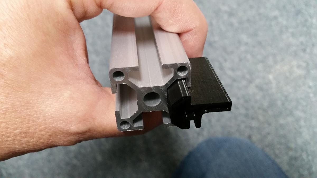 Suporte de Extrusao para Tampa de Enclosure