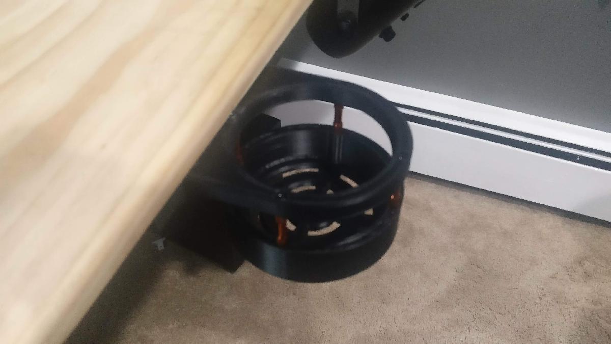 Sob a mesa Porta copos deslizante