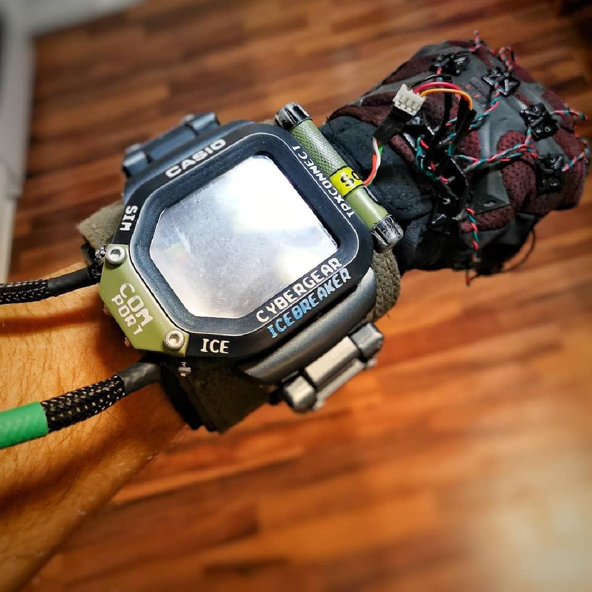 Acessorio de relogio cyberpunk