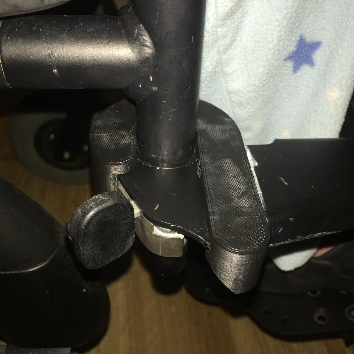 Suporte de retencao para gancho articulado Quickie P222