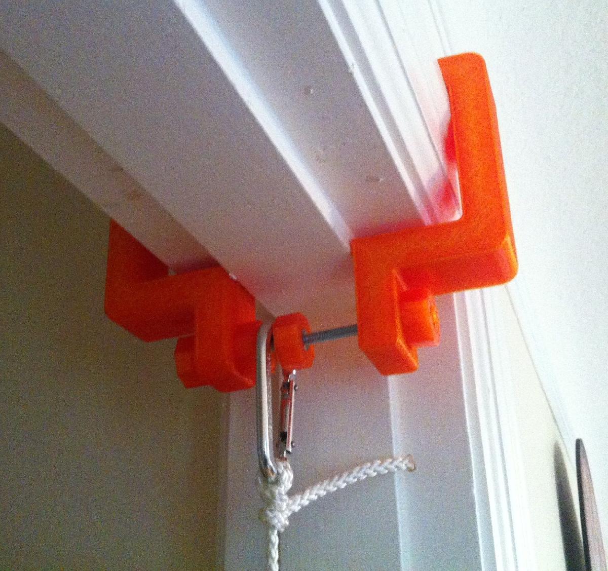 Grampo de Porta Ajustavel para Cadeira de Bebe