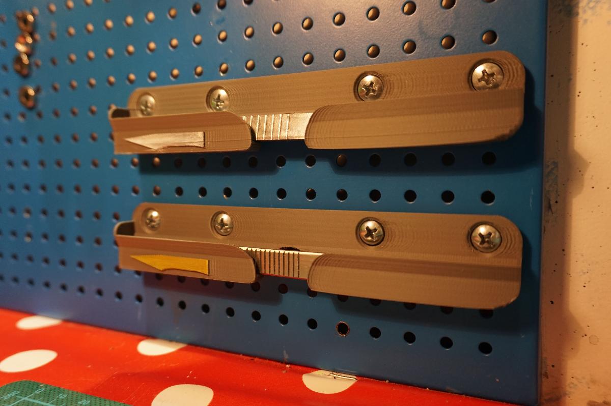 Suporte para bisturi (montado em painel ou parede)