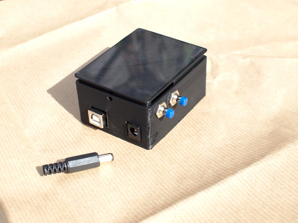 Firmware e caixa eletronica do rastreador de porta de celeiro