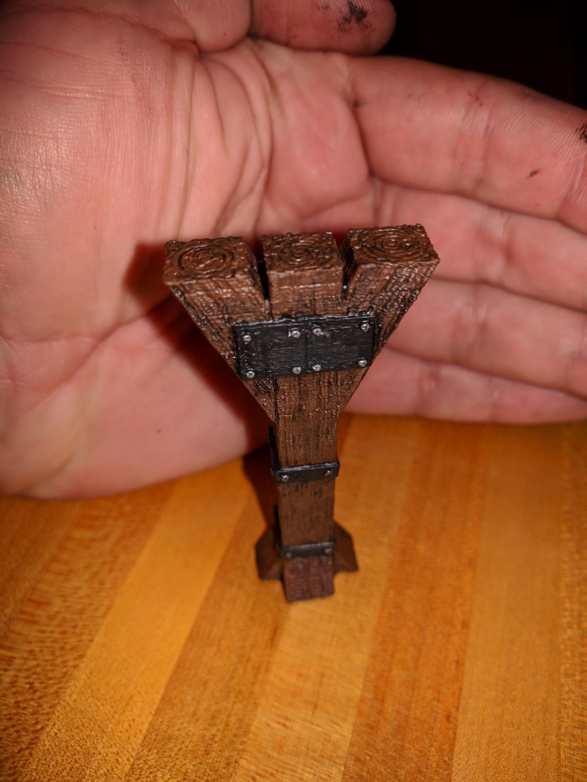 Poste de Madeira de 28mm para jogos