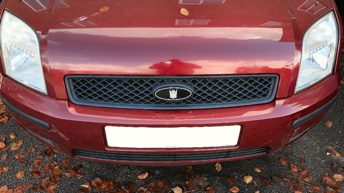 Emblemas Decepticon para Ford Fusion do Reino Unido