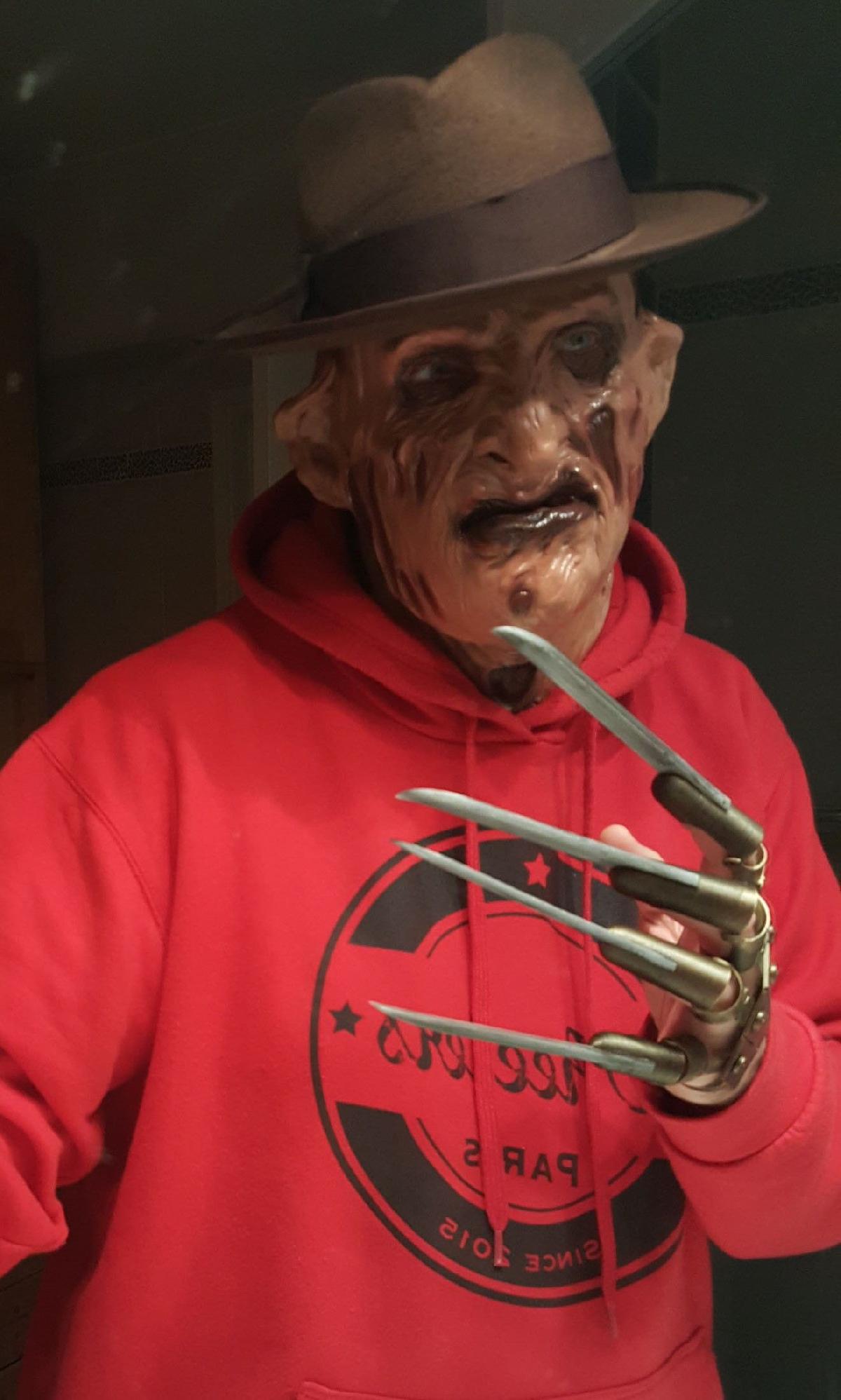 Luvas do Freddy Krueger (faceis de imprimir para o Halloween)