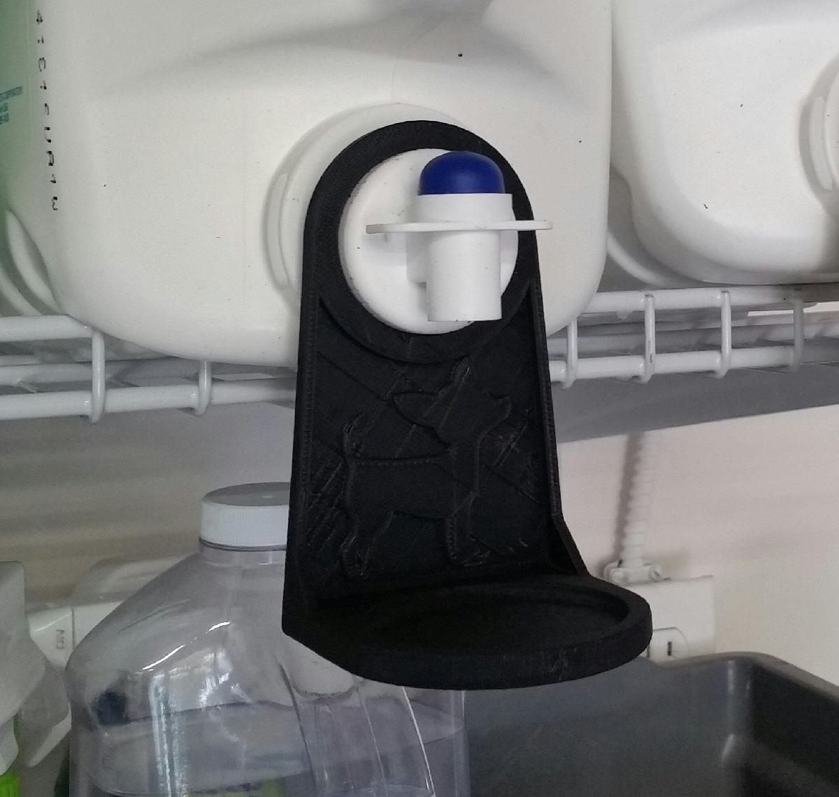 Suporte para copo de sabao de lavanderia