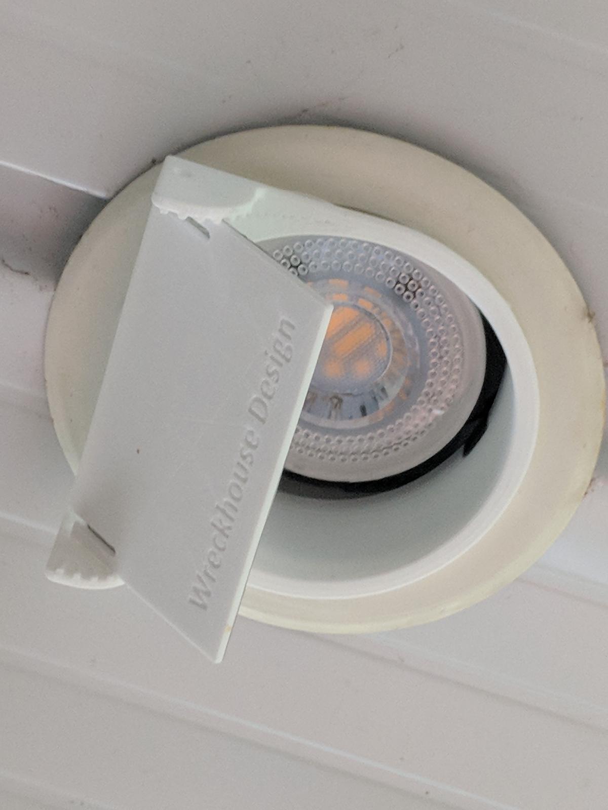 Defletor de Luz de Recesso