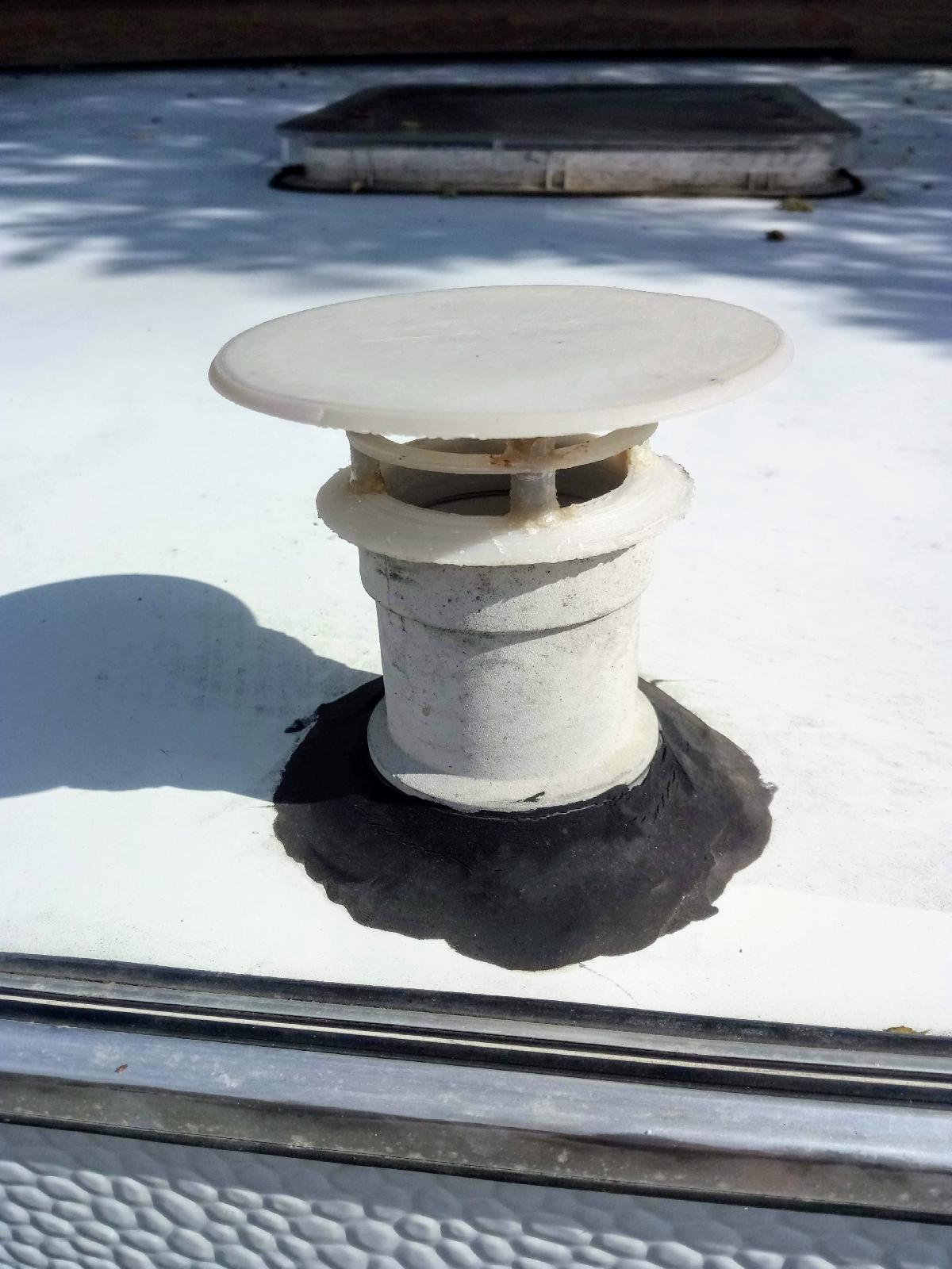 Capo de teto Truma para trailer