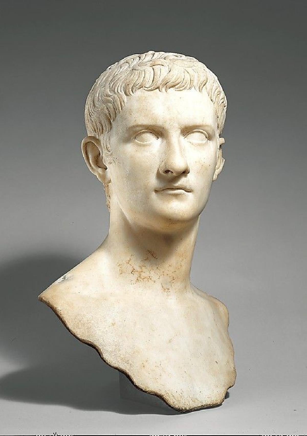 Busto retrato em marmore do imperador Gaius, conhecido como Caligula