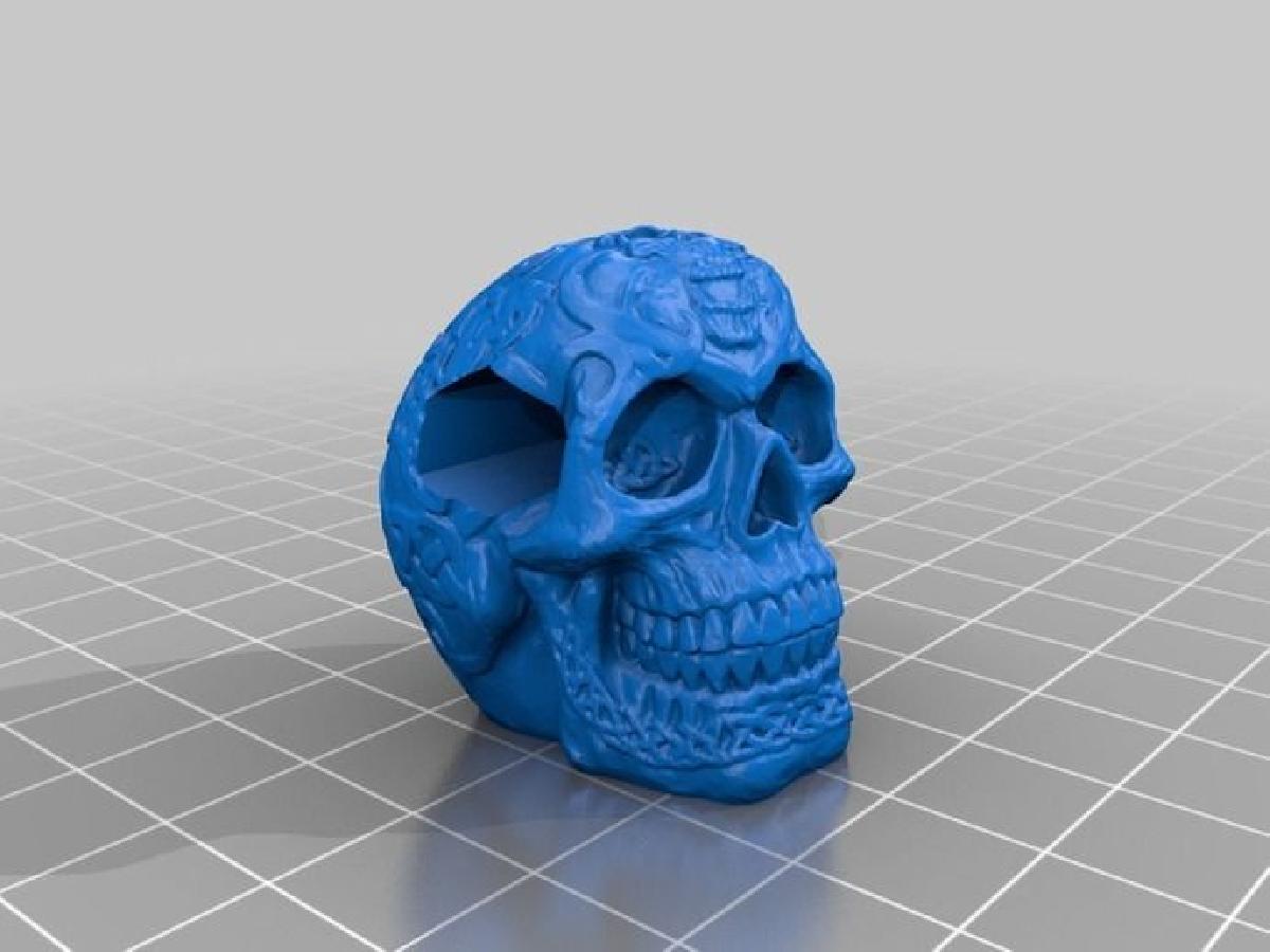 Amuleto de Olhos Brilhantes de Cranio Celta