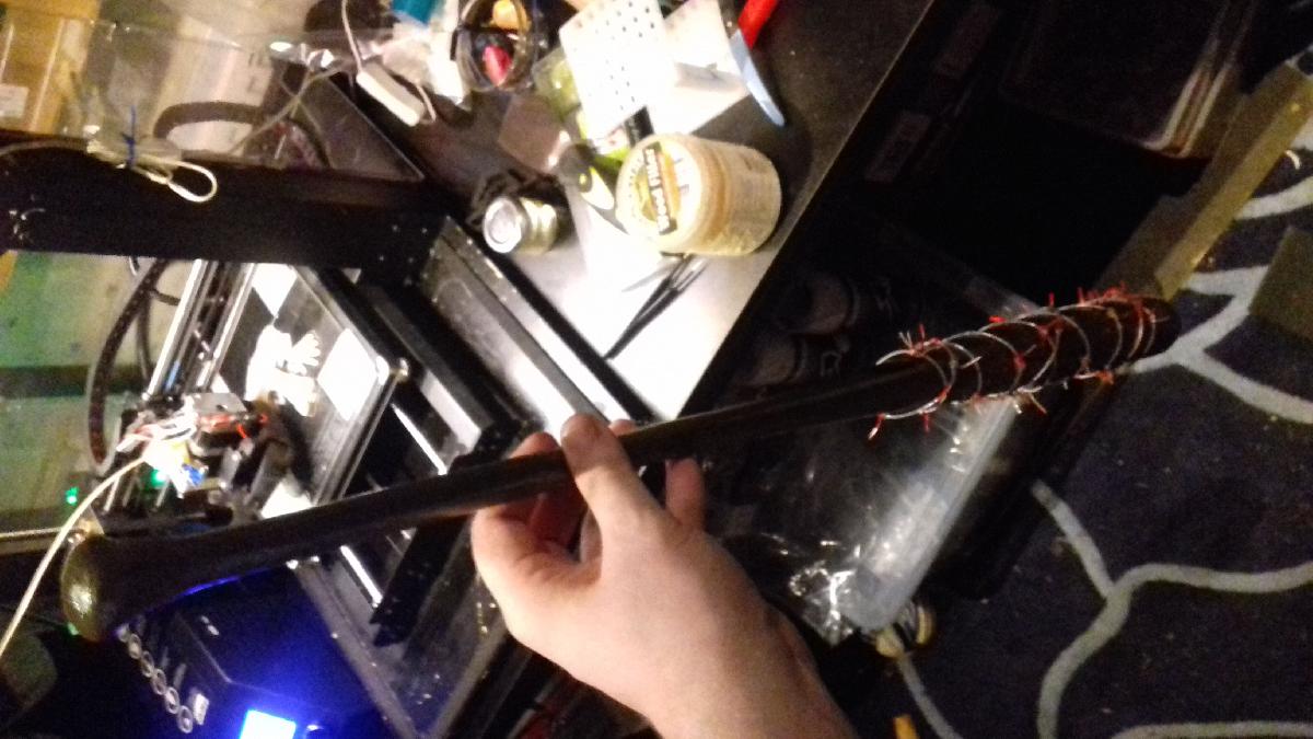 bastao de arame farpado do Negan de The Walking Dead.