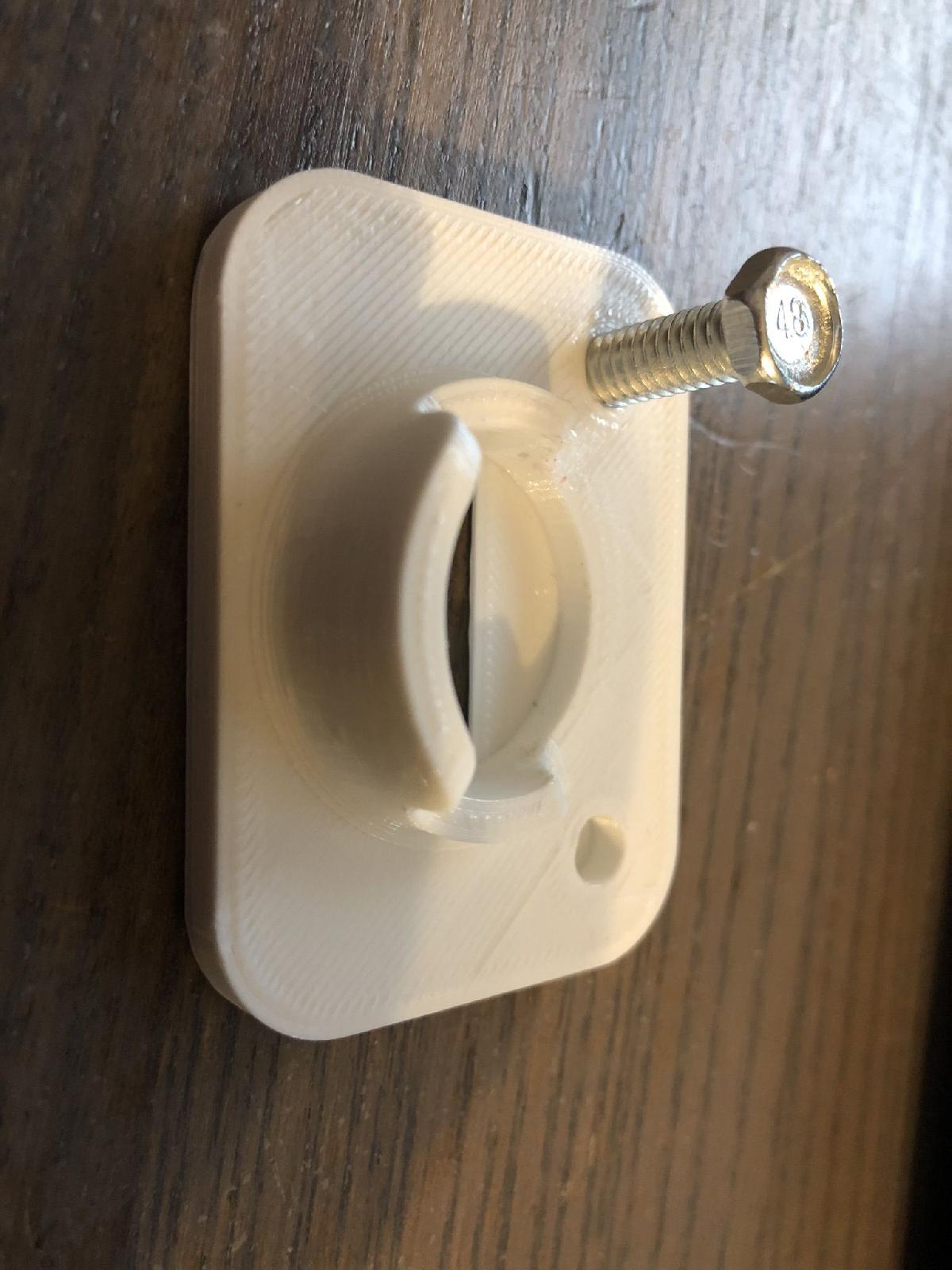 Suporte de tubo para caixa de secagem de filamento   Fitas 3M Command e tubo de PVC de 3/4