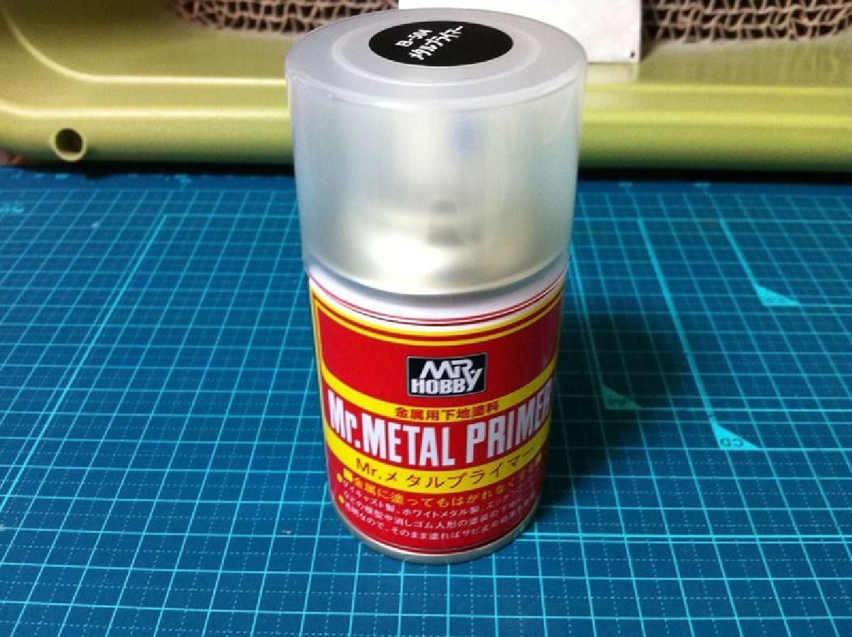 A superficie de construcao de aluminio feita a mao e o primer metalico.