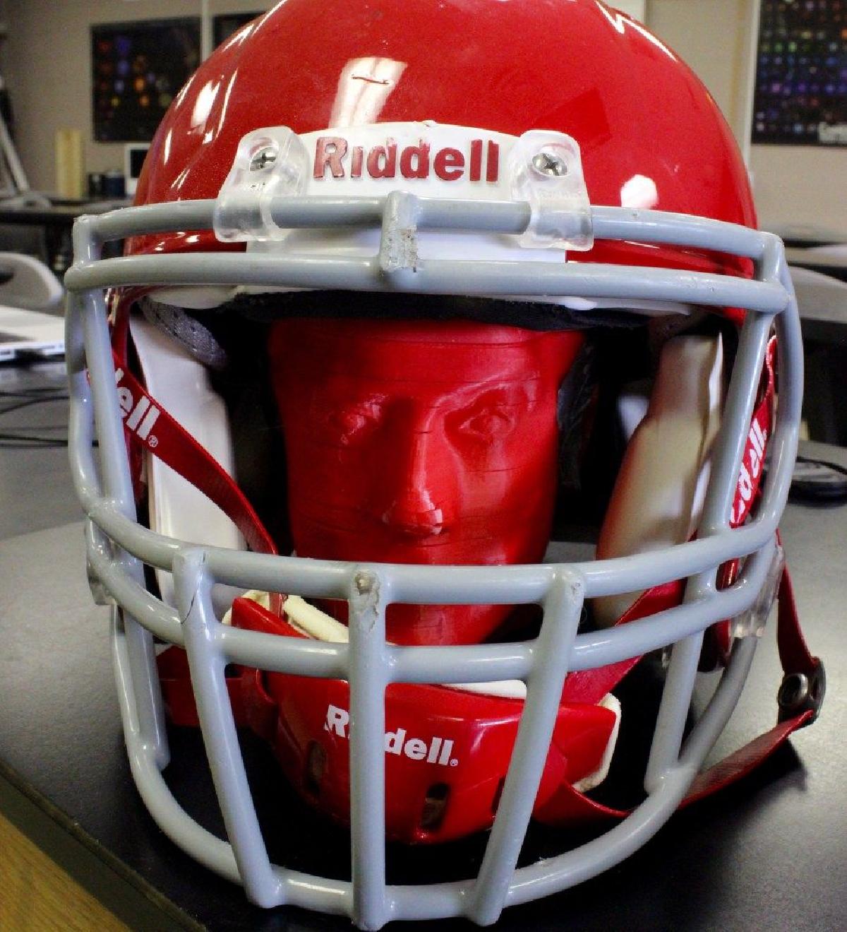 Colbert Colisao   Capacetes de Futebol e Concussoes