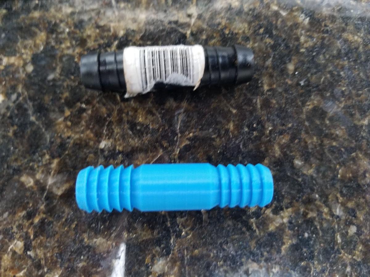 Acoplador de tubo oscilante para aspersor