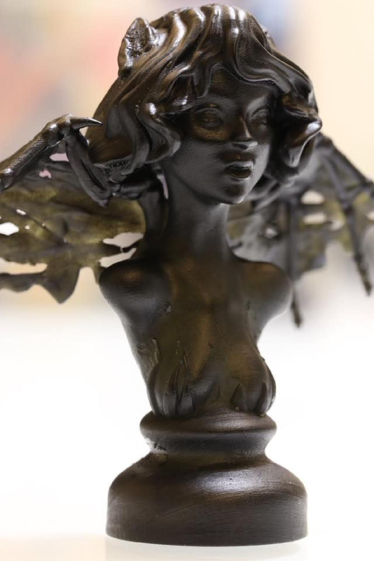 Bruxa voadora Natasha