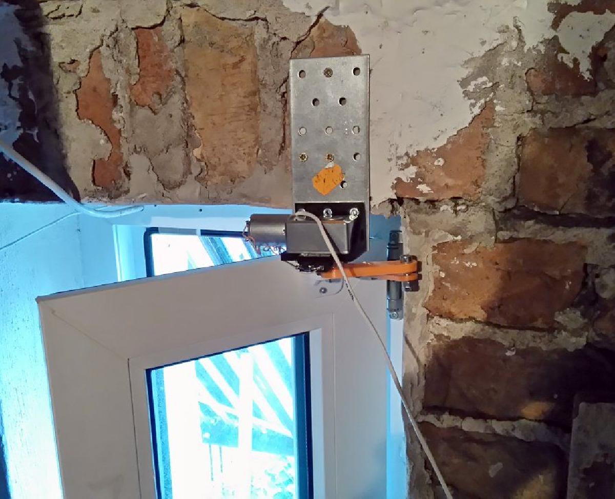 Atuador para janela pequena
