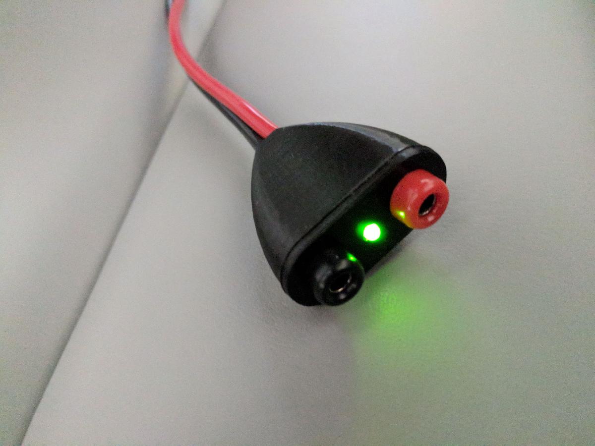 Habitacao de banana jack com LED