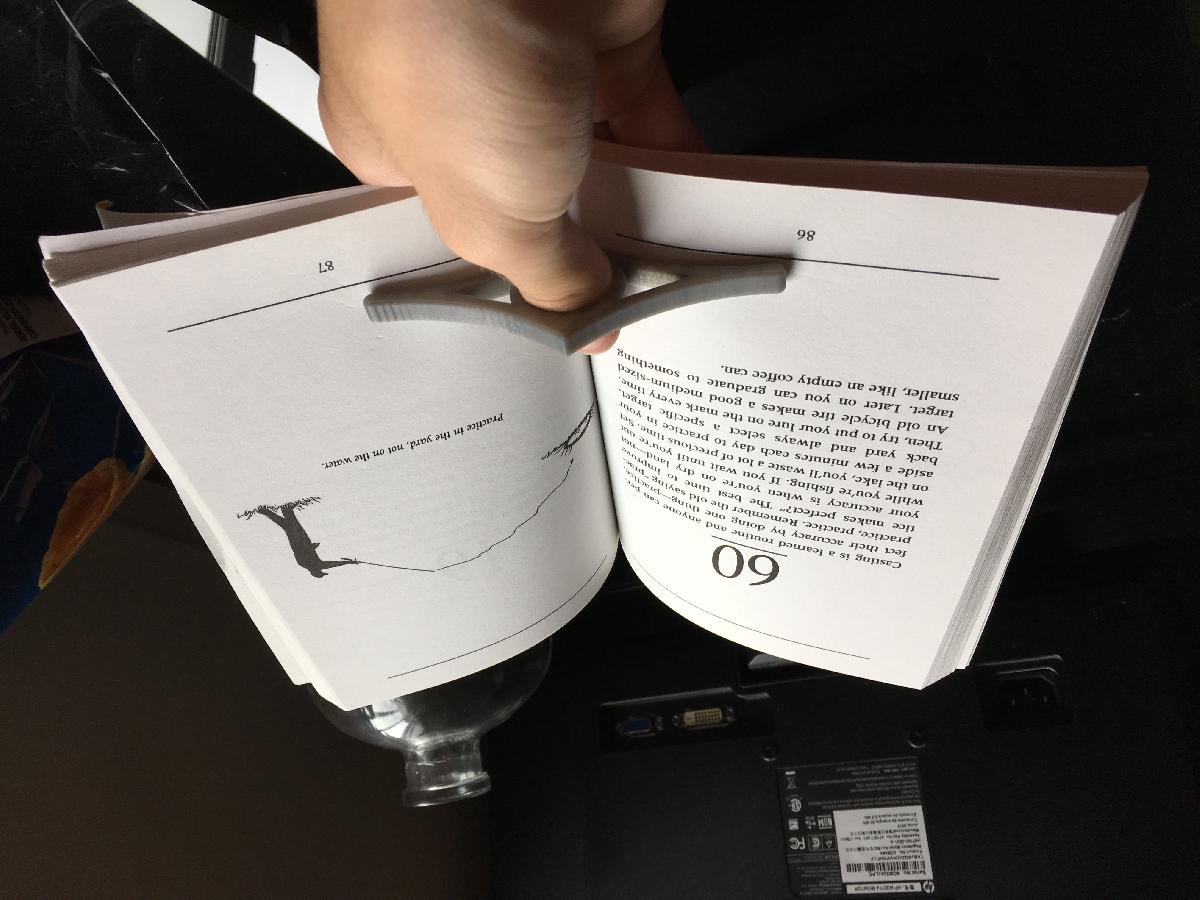 Leitor de livros ultraleve com uma mao